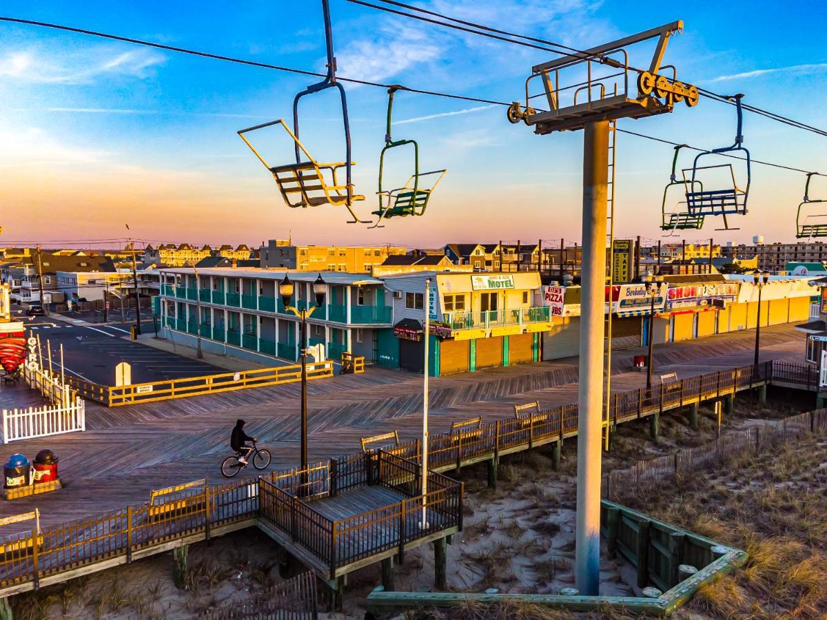Motel Boardwalk Sand & Surf Beach Oceanfront 3*