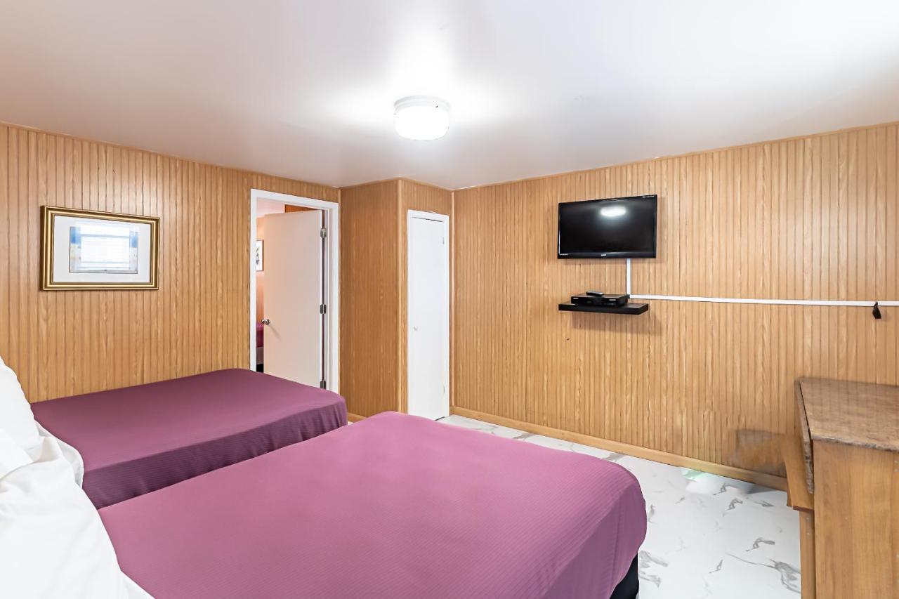 Boardwalk & Surf Oceanfront Motel